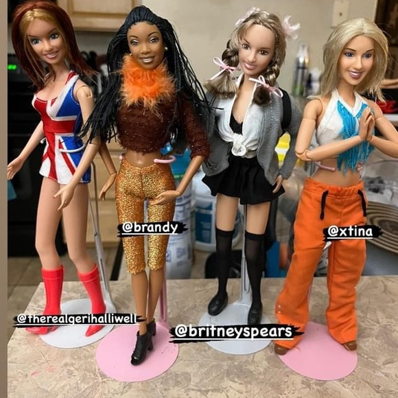 Meet your Posher, Robin - Picture 2 of 2